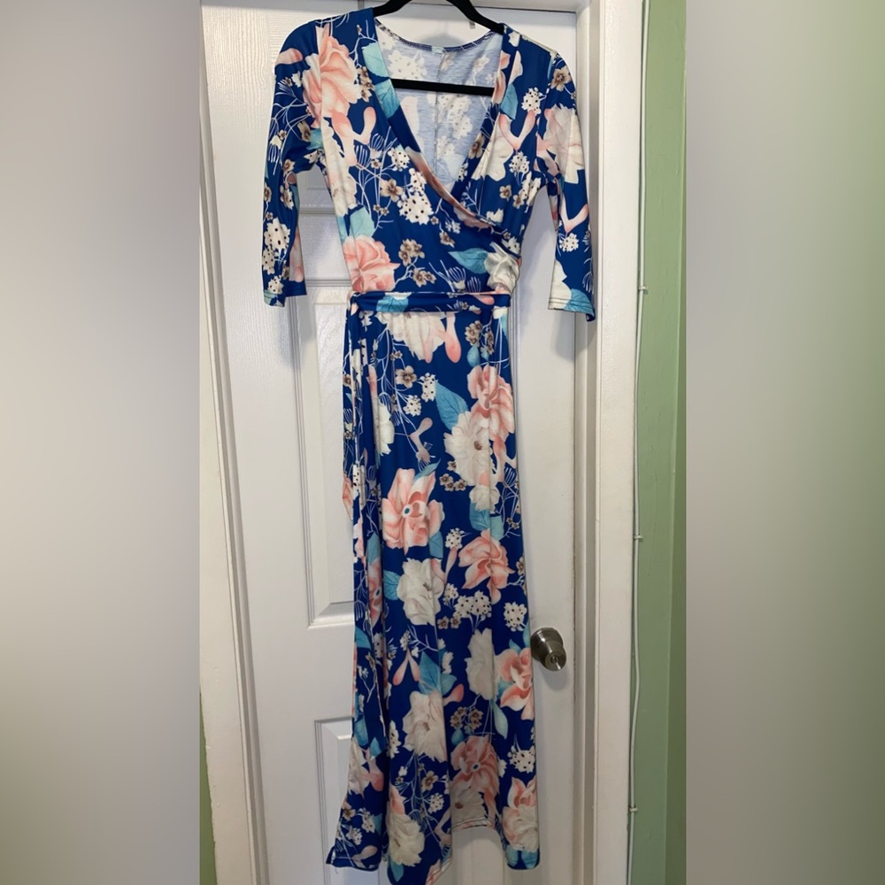 Women’s blue Maxi dress tie waist, 3/4 sleeve, wrap silhouette size S